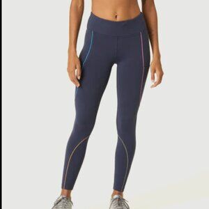 Outdoor Voices FrostKnit 7/8 Leggings Women's size M - EUC